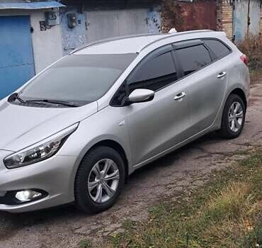 Серый Киа Сид, объемом двигателя 1.58 л и пробегом 128 тыс. км за 10000 $, фото 6 на Automoto.ua