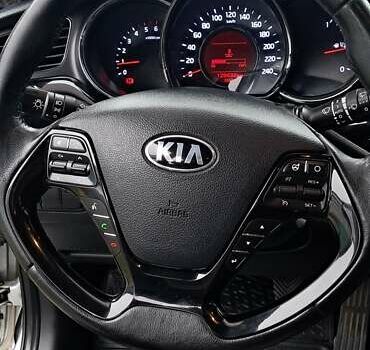 Серый Киа Сид, объемом двигателя 1.58 л и пробегом 128 тыс. км за 10000 $, фото 12 на Automoto.ua