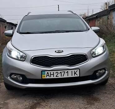 Серый Киа Сид, объемом двигателя 1.58 л и пробегом 128 тыс. км за 10000 $, фото 7 на Automoto.ua