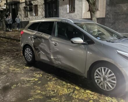 Киа Сид 2013 в Житомире на Automoto.ua Серый Киа Сид, объемом двигателя 0 л и пробегом 234 тыс. км за 5900 $, фото 3 на Automoto.ua