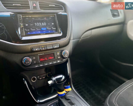 Сірий Кіа Сід, об'ємом двигуна 1.58 л та пробігом 317 тис. км за 9500 $, фото 17 на Automoto.ua