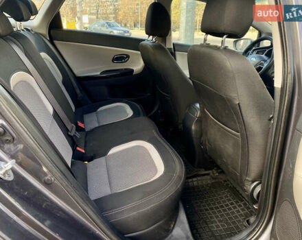 Сірий Кіа Сід, об'ємом двигуна 1.58 л та пробігом 317 тис. км за 9500 $, фото 22 на Automoto.ua