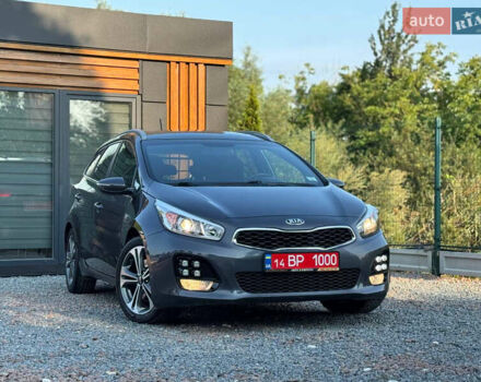 Серый Киа Сид, объемом двигателя 1.58 л и пробегом 190 тыс. км за 12550 $, фото 2 на Automoto.ua
