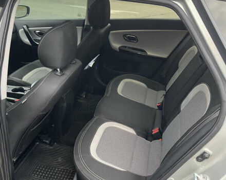 Серый Киа Сид, объемом двигателя 1.58 л и пробегом 100 тыс. км за 11800 $, фото 4 на Automoto.ua