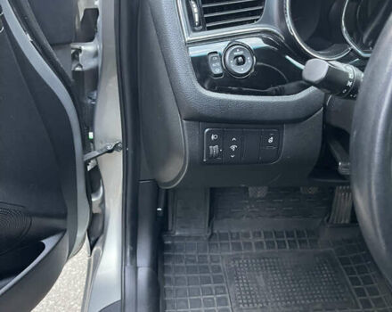 Серый Киа Сид, объемом двигателя 1.58 л и пробегом 100 тыс. км за 11800 $, фото 6 на Automoto.ua