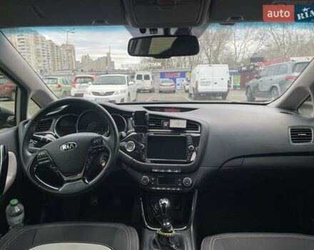 Серый Киа Сид, объемом двигателя 1.58 л и пробегом 100 тыс. км за 11800 $, фото 5 на Automoto.ua