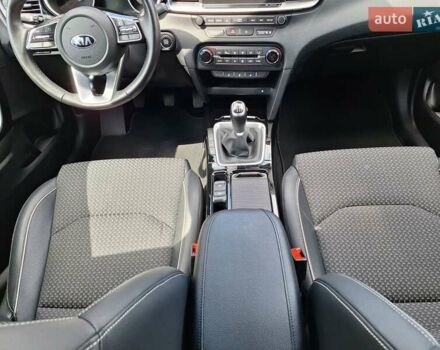 Серый Киа Сид, объемом двигателя 1.4 л и пробегом 220 тыс. км за 13800 $, фото 43 на Automoto.ua