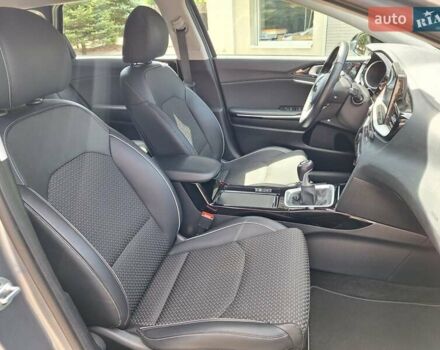 Серый Киа Сид, объемом двигателя 1.4 л и пробегом 220 тыс. км за 13800 $, фото 35 на Automoto.ua