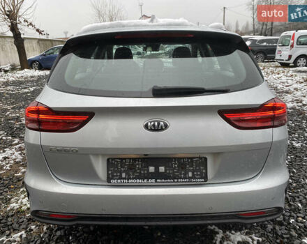 Серый Киа Сид, объемом двигателя 1.6 л и пробегом 261 тыс. км за 12700 $, фото 4 на Automoto.ua