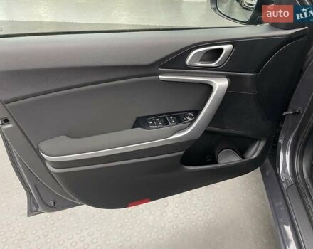 Серый Киа Сид, объемом двигателя 1.6 л и пробегом 70 тыс. км за 18896 $, фото 3 на Automoto.ua