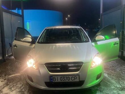 Серый Киа Сид, объемом двигателя 1.4 л и пробегом 210 тыс. км за 5500 $, фото 1 на Automoto.ua