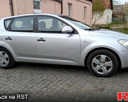 Серый Киа Сид, объемом двигателя 1.4 л и пробегом 290 тыс. км за 4500 $, фото 1 на Automoto.ua