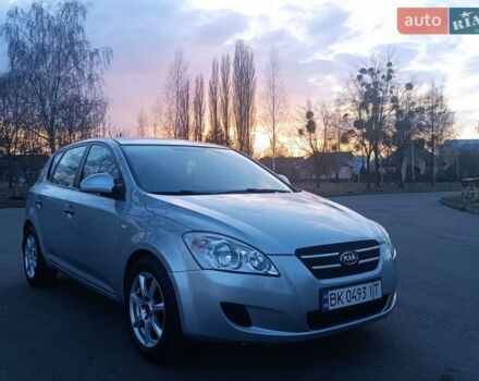 Серый Киа Сид, объемом двигателя 1.58 л и пробегом 208 тыс. км за 5300 $, фото 1 на Automoto.ua