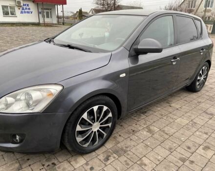 Серый Киа Сид, объемом двигателя 1.6 л и пробегом 500 тыс. км за 3900 $, фото 1 на Automoto.ua