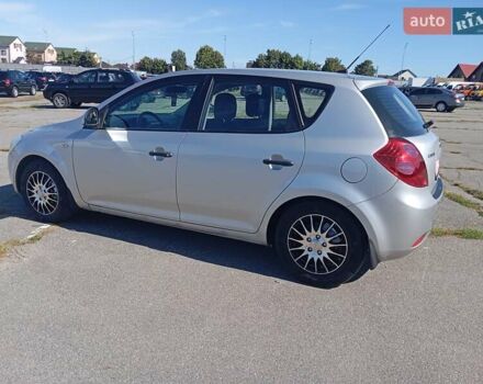Серый Киа Сид, объемом двигателя 1.4 л и пробегом 217 тыс. км за 5700 $, фото 1 на Automoto.ua