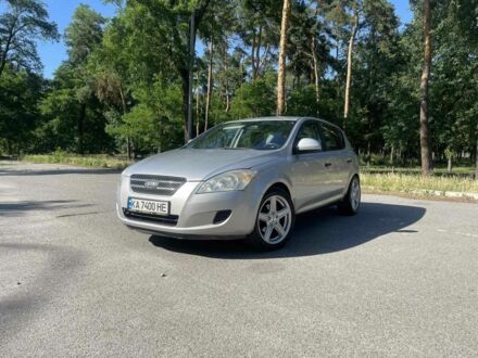 Серый Киа Сид, объемом двигателя 1.6 л и пробегом 200 тыс. км за 3999 $, фото 1 на Automoto.ua
