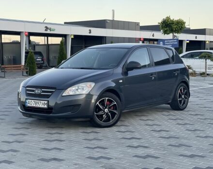 Серый Киа Сид, объемом двигателя 1.4 л и пробегом 231 тыс. км за 5300 $, фото 1 на Automoto.ua