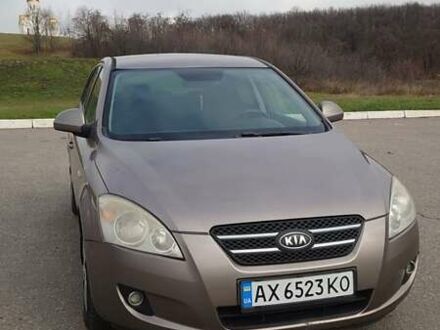 Серый Киа Сид, объемом двигателя 1.59 л и пробегом 279 тыс. км за 4650 $, фото 1 на Automoto.ua