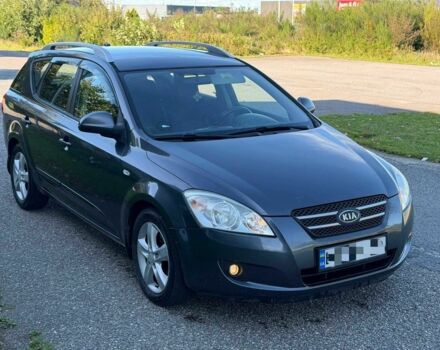 Серый Киа Сид, объемом двигателя 1.6 л и пробегом 300 тыс. км за 4000 $, фото 1 на Automoto.ua