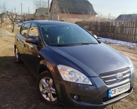 Серый Киа Сид, объемом двигателя 2 л и пробегом 300 тыс. км за 4950 $, фото 1 на Automoto.ua