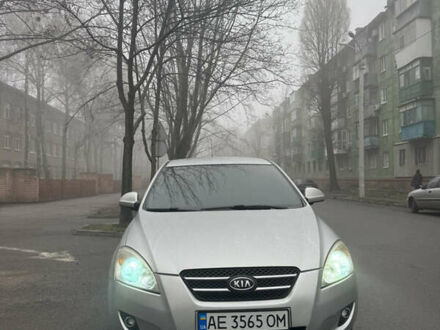 Серый Киа Сид, объемом двигателя 2 л и пробегом 278 тыс. км за 6300 $, фото 1 на Automoto.ua