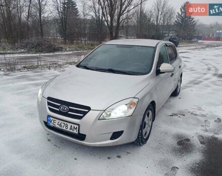 Серый Киа Сид, объемом двигателя 1.4 л и пробегом 215 тыс. км за 5300 $, фото 1 на Automoto.ua