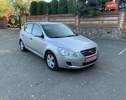 Серый Киа Сид, объемом двигателя 1.4 л и пробегом 215 тыс. км за 5499 $, фото 1 на Automoto.ua