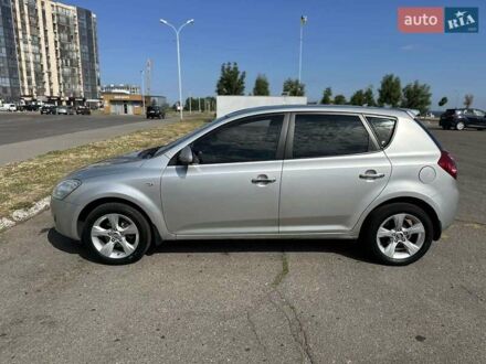 Киа Сид 2007 в Черкассах на Automoto.ua Серый Киа Сид, объемом двигателя 1.98 л и пробегом 252 тыс. км за 6500 $, фото 1 на Automoto.ua