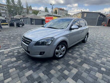 Серый Киа Сид, объемом двигателя 1.59 л и пробегом 240 тыс. км за 6500 $, фото 1 на Automoto.ua