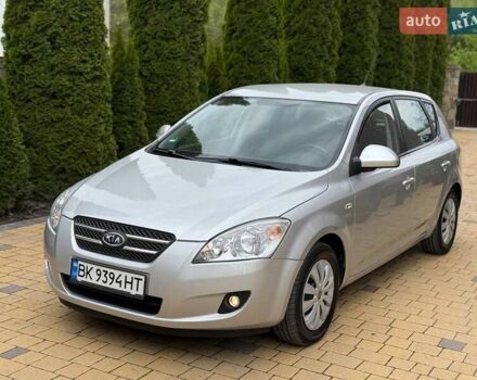 Серый Киа Сид, объемом двигателя 1.6 л и пробегом 203 тыс. км за 5500 $, фото 1 на Automoto.ua