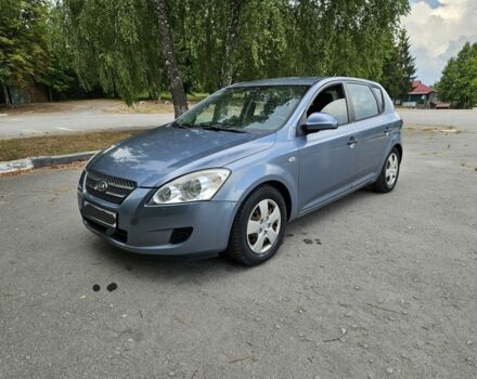 Серый Киа Сид, объемом двигателя 1.6 л и пробегом 400 тыс. км за 2100 $, фото 1 на Automoto.ua