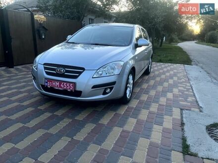 Киа Сид 2007 в Нежине на Automoto.ua Серый Киа Сид, объемом двигателя 2 л и пробегом 136 тыс. км за 7800 $, фото 1 на Automoto.ua