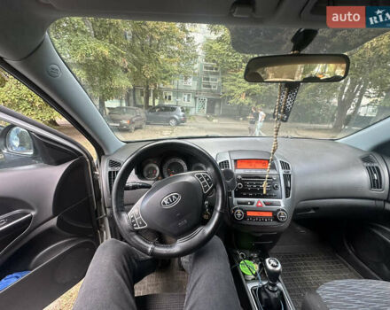 Сірий Кіа Сід, об'ємом двигуна 1.58 л та пробігом 258 тис. км за 4500 $, фото 1 на Automoto.ua