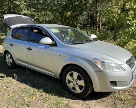 Серый Киа Сид, объемом двигателя 1.4 л и пробегом 223 тыс. км за 4700 $, фото 1 на Automoto.ua