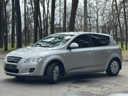 Киа Сид 2007 в Черкассах на Automoto.ua Серый Киа Сид, объемом двигателя 1.6 л и пробегом 248 тыс. км за 5199 $, фото 1 на Automoto.ua