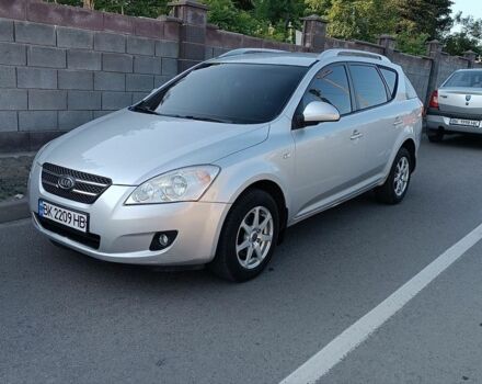 Серый Киа Сид, объемом двигателя 1.6 л и пробегом 320 тыс. км за 3950 $, фото 1 на Automoto.ua