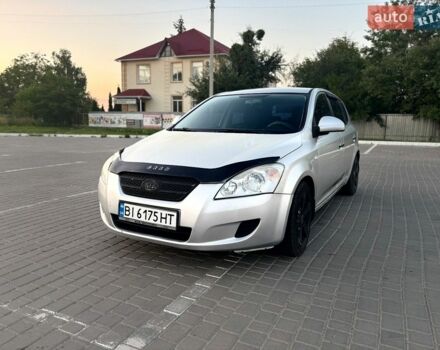 Серый Киа Сид, объемом двигателя 1.6 л и пробегом 230 тыс. км за 3100 $, фото 1 на Automoto.ua