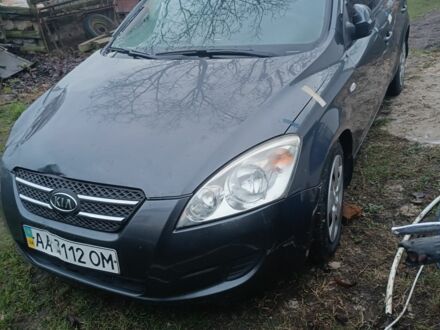Сірий Кіа Сід, об'ємом двигуна 0 л та пробігом 247 тис. км за 2200 $, фото 1 на Automoto.ua
