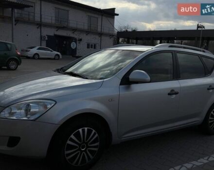 Серый Киа Сид, объемом двигателя 1.59 л и пробегом 189 тыс. км за 5800 $, фото 1 на Automoto.ua