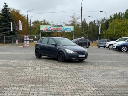 Киа Сид 2008 в Кривом Роге на Automoto.ua Серый Киа Сид, объемом двигателя 1.6 л и пробегом 268 тыс. км за 4700 $, фото 1 на Automoto.ua