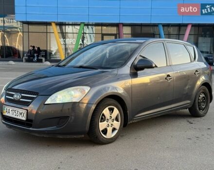 Серый Киа Сид, объемом двигателя 1.6 л и пробегом 231 тыс. км за 5500 $, фото 1 на Automoto.ua