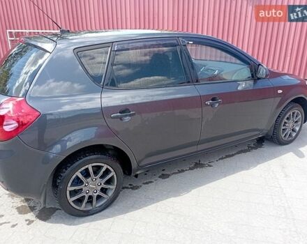 Серый Киа Сид, объемом двигателя 1.4 л и пробегом 260 тыс. км за 4399 $, фото 1 на Automoto.ua