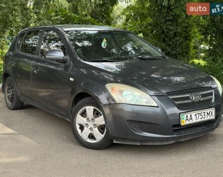 Серый Киа Сид, объемом двигателя 1.6 л и пробегом 231 тыс. км за 4400 $, фото 1 на Automoto.ua