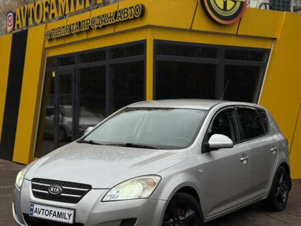 Серый Киа Сид, объемом двигателя 1.4 л и пробегом 274 тыс. км за 3600 $, фото 1 на Automoto.ua