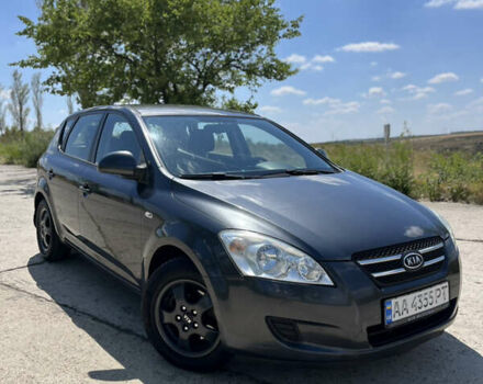 Серый Киа Сид, объемом двигателя 1.4 л и пробегом 176 тыс. км за 5800 $, фото 1 на Automoto.ua