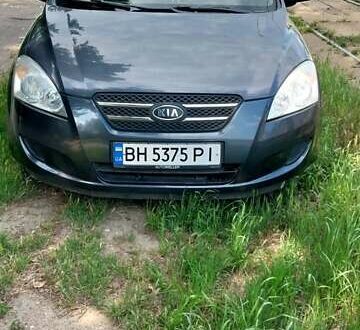Серый Киа Сид, объемом двигателя 1.6 л и пробегом 230 тыс. км за 5200 $, фото 1 на Automoto.ua