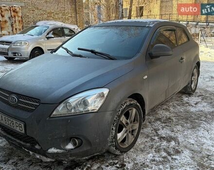 Серый Киа Сид, объемом двигателя 1.6 л и пробегом 240 тыс. км за 5000 $, фото 1 на Automoto.ua