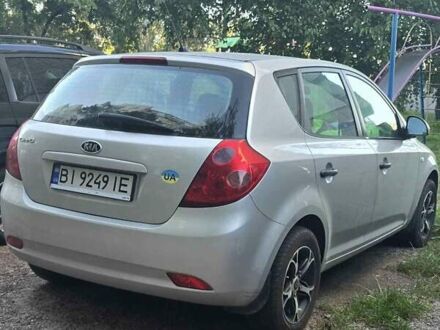 Серый Киа Сид, объемом двигателя 1.6 л и пробегом 275 тыс. км за 5900 $, фото 1 на Automoto.ua