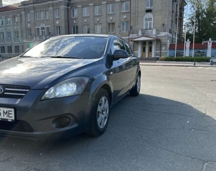Серый Киа Сид, объемом двигателя 1.4 л и пробегом 250 тыс. км за 5500 $, фото 1 на Automoto.ua