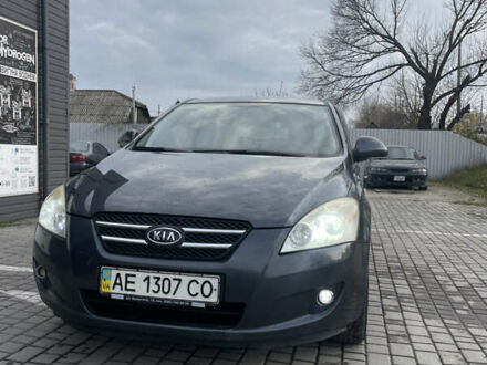 Серый Киа Сид, объемом двигателя 1.6 л и пробегом 218 тыс. км за 5350 $, фото 1 на Automoto.ua